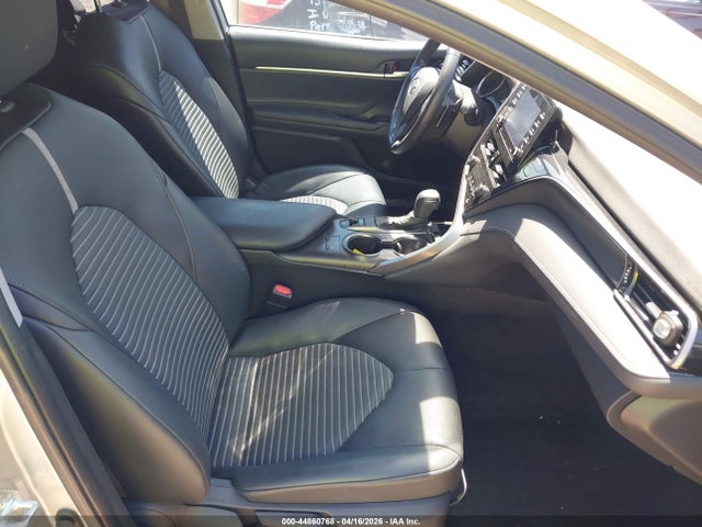 44860768 :رقم المزاد ، 4T1T11BK7MU042965 vin ، 2021 Toyota Camry Se Awd مزاد بيع