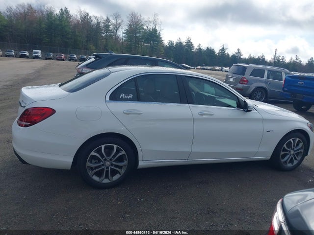 2017 Mercedes-benz C 300 4matic მანქანა იყიდება აუქციონზე, vin: 55SWF4KB4HU185552, აუქციონის ნომერი: 44860813