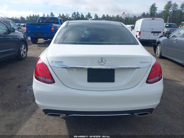 2017 Mercedes-benz C 300 4matic მანქანა იყიდება აუქციონზე, vin: 55SWF4KB4HU185552, აუქციონის ნომერი: 44860813