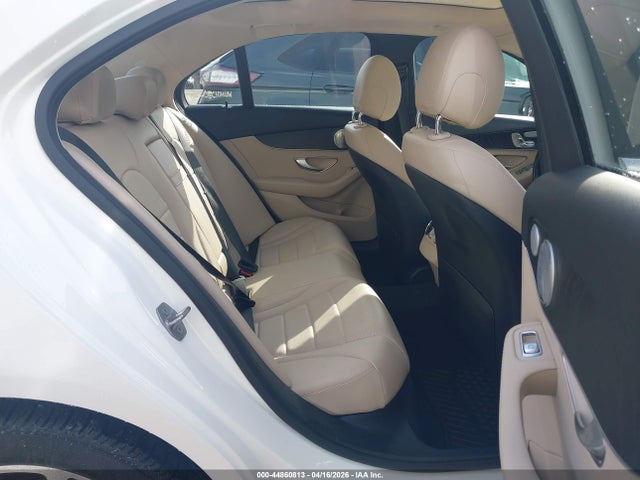 2017 Mercedes-benz C 300 4matic მანქანა იყიდება აუქციონზე, vin: 55SWF4KB4HU185552, აუქციონის ნომერი: 44860813
