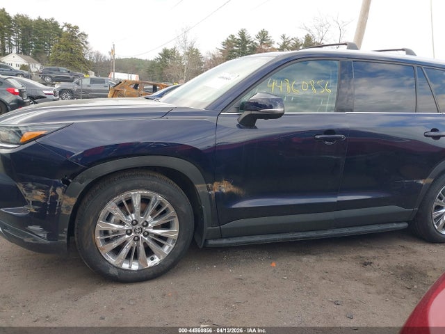 2025 Toyota Grand Highlander Platinum მანქანა იყიდება აუქციონზე, vin: 5TDAAAB59SS098476, აუქციონის ნომერი: 44860856