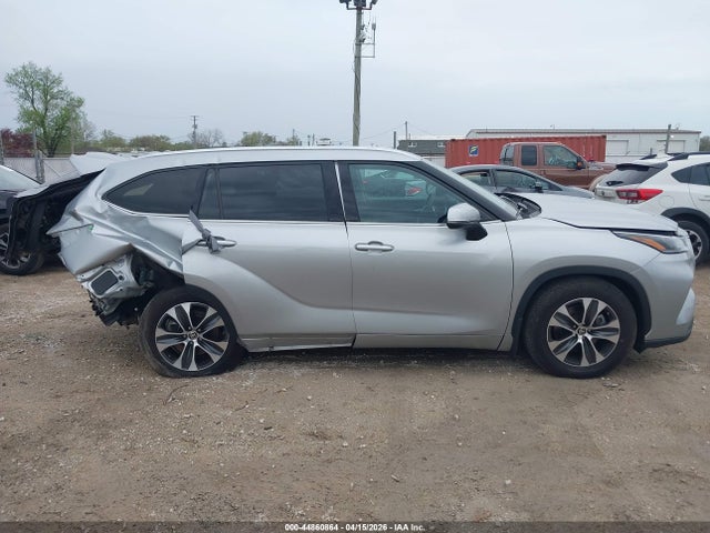 Aukcja sprzedaży 2021 Toyota Highlander Xle, vin: 5TDGZRBHXMS555133, numer aukcji: 44860864