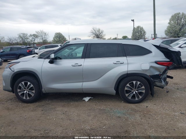 Aukcja sprzedaży 2021 Toyota Highlander Xle, vin: 5TDGZRBHXMS555133, numer aukcji: 44860864