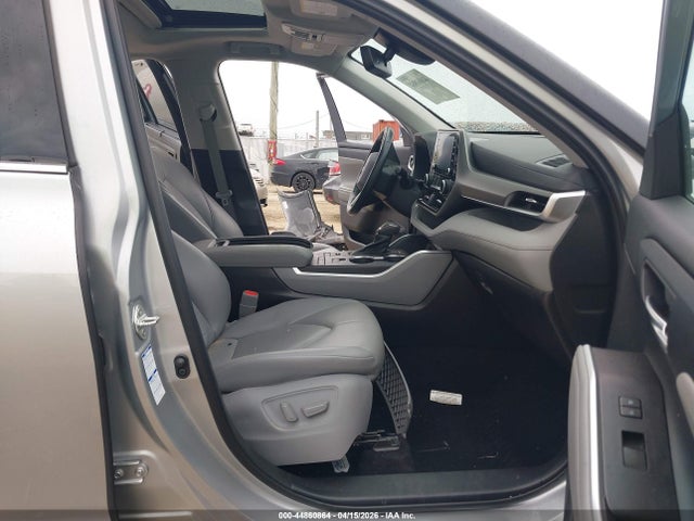 Aukcja sprzedaży 2021 Toyota Highlander Xle, vin: 5TDGZRBHXMS555133, numer aukcji: 44860864