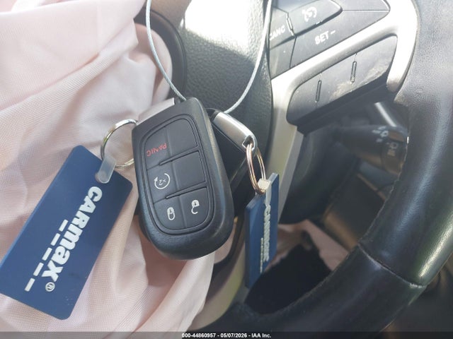 2015 Jeep Cherokee Limited მანქანა იყიდება აუქციონზე, vin: 1C4PJMDB7FW739760, აუქციონის ნომერი: 44860957