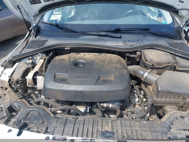 44860982 :رقم المزاد ، YV440MWM9H1036453 vin ، 2017 Volvo V60 Cross Country T5 Platinum مزاد بيع