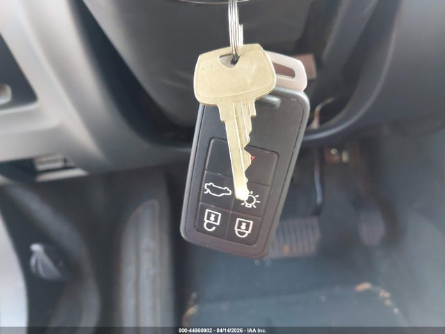 44860982 :رقم المزاد ، YV440MWM9H1036453 vin ، 2017 Volvo V60 Cross Country T5 Platinum مزاد بيع
