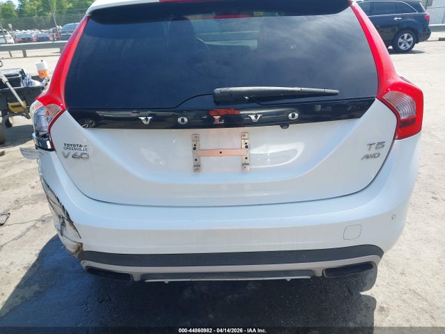 44860982 :رقم المزاد ، YV440MWM9H1036453 vin ، 2017 Volvo V60 Cross Country T5 Platinum مزاد بيع