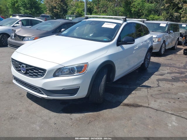44860982 :رقم المزاد ، YV440MWM9H1036453 vin ، 2017 Volvo V60 Cross Country T5 Platinum مزاد بيع