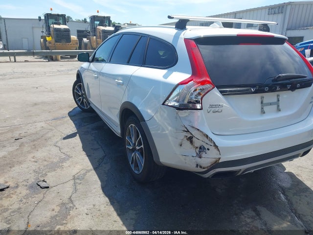 44860982 :رقم المزاد ، YV440MWM9H1036453 vin ، 2017 Volvo V60 Cross Country T5 Platinum مزاد بيع