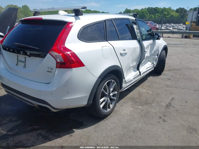 44860982 :رقم المزاد ، YV440MWM9H1036453 vin ، 2017 Volvo V60 Cross Country T5 Platinum مزاد بيع