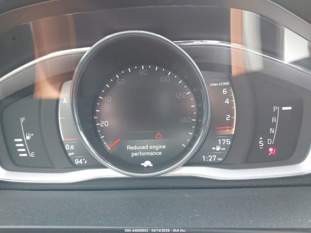 44860982 :رقم المزاد ، YV440MWM9H1036453 vin ، 2017 Volvo V60 Cross Country T5 Platinum مزاد بيع
