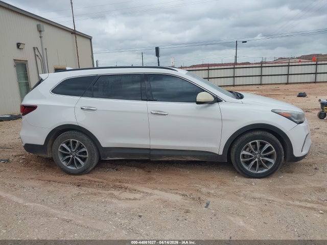 KM8SM4HF7HU220667 Hyundai Santa Fe Se