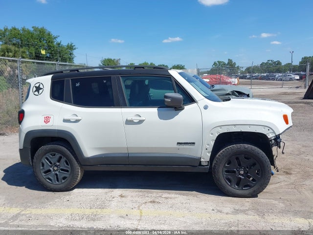 Aukcja sprzedaży 2017 Jeep Renegade Deserthawk 4x4, vin: ZACCJBCB1HPE89341, numer aukcji: 44861083