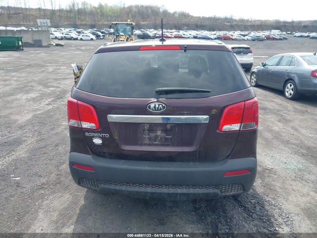 Auction sale of the 2011 Kia Sorento Lx, vin: 5XYKT3A15BG182090, lot number: 44861123