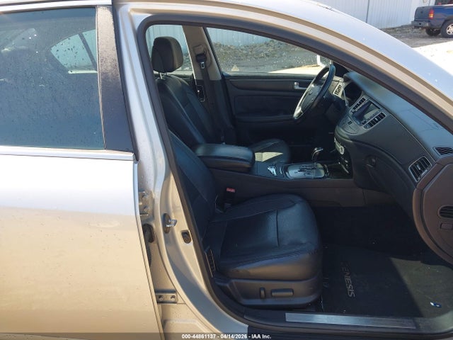 2012 Hyundai Genesis 3.8 მანქანა იყიდება აუქციონზე, vin: KMHGC4DD7CU189281, აუქციონის ნომერი: 44861137