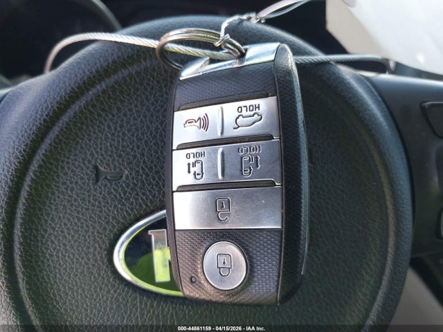 Aukcja sprzedaży 2017 Kia Sedona Lx, vin: KNDMB5C15H6265258, numer aukcji: 44861159