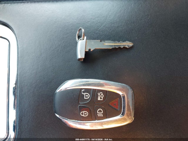 2012 JAGUAR XJ SAJWA3HE6CMV32456 Photo 10