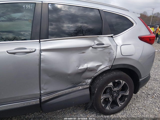 44861187 :رقم المزاد ، 7FARW2H92JE065119 vin ، 2018 Honda Cr-v Touring مزاد بيع