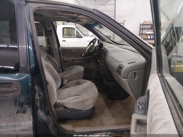 44861188 :رقم المزاد ، 1GNDU03E0WD223922 vin ، 1998 Chevrolet Venture مزاد بيع