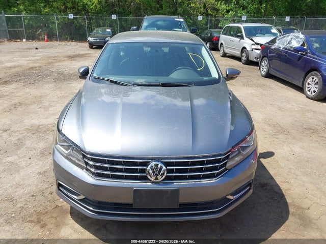 2018 Volkswagen Passat 2.0t R-line/2.0t S მანქანა იყიდება აუქციონზე, vin: 1VWAA7A33JC051475, აუქციონის ნომერი: 44861222