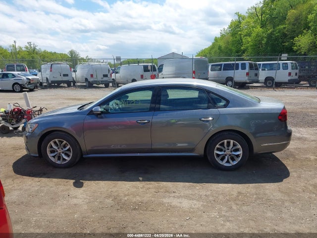 2018 Volkswagen Passat 2.0t R-line/2.0t S მანქანა იყიდება აუქციონზე, vin: 1VWAA7A33JC051475, აუქციონის ნომერი: 44861222