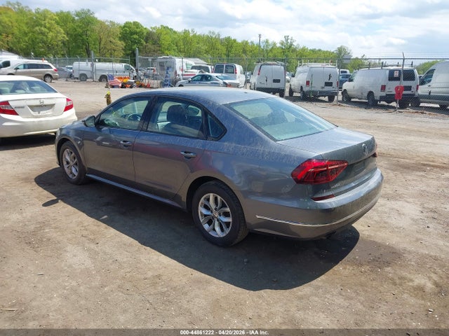 2018 Volkswagen Passat 2.0t R-line/2.0t S მანქანა იყიდება აუქციონზე, vin: 1VWAA7A33JC051475, აუქციონის ნომერი: 44861222