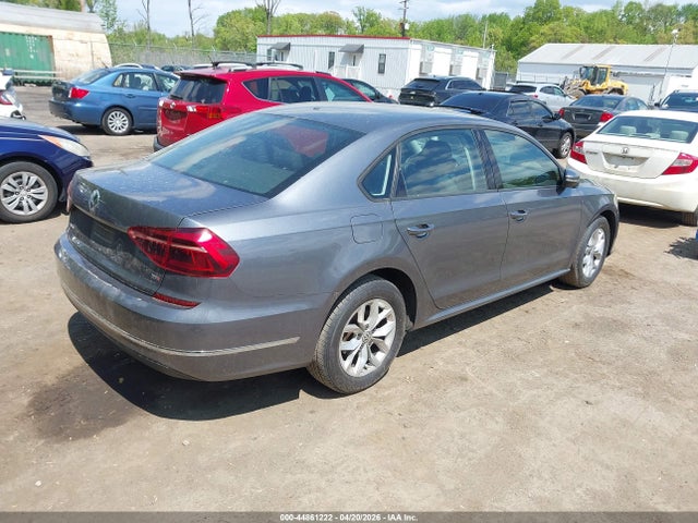2018 Volkswagen Passat 2.0t R-line/2.0t S მანქანა იყიდება აუქციონზე, vin: 1VWAA7A33JC051475, აუქციონის ნომერი: 44861222