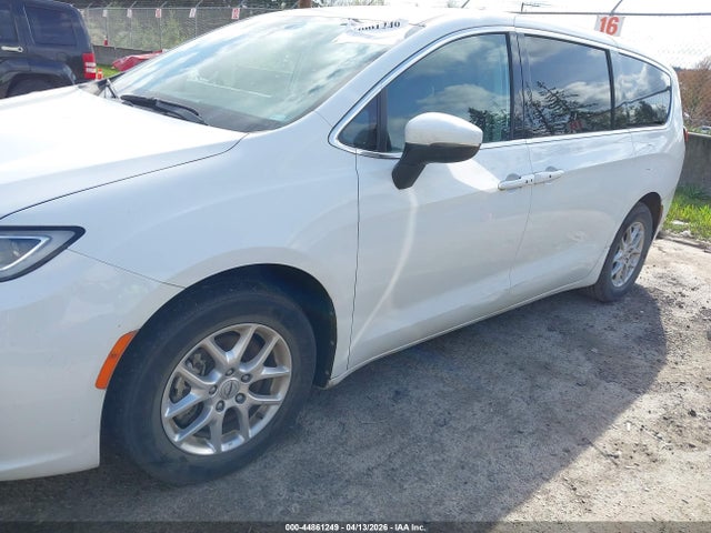 Продаж на аукціоні авто 2023 Chrysler Pacifica Touring L, vin: 2C4RC1BG3PR566913, номер лоту: 44861249