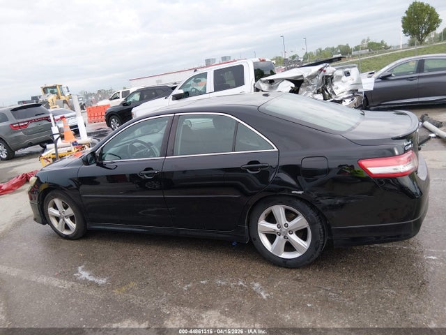 44861316 :رقم المزاد ، 4T1BF3EK3BU662181 vin ، 2011 Toyota Camry Se مزاد بيع