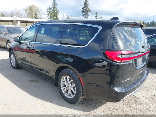 2024 CHRYSLER PACIFICA 2C4RC1BG0RR149526 Photo 2