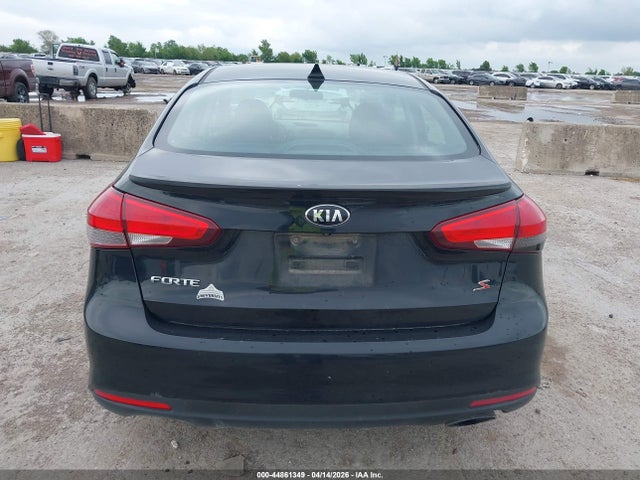 Продажа на аукционе авто 2018 Kia Forte S, vin: 3KPFL4A70JE226133, номер лота: 44861349