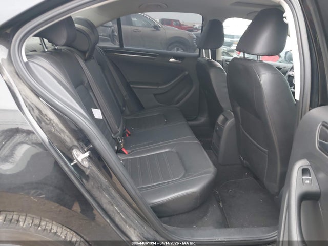 44861394 :رقم المزاد ، 3VWL17AJ4HM203313 vin ، 2017 Volkswagen Jetta 1.8t Sel Premium مزاد بيع