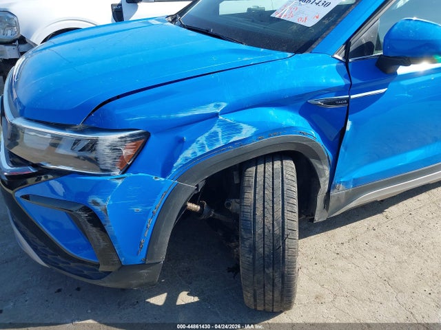 2022 Volkswagen Taos 1.5t Se მანქანა იყიდება აუქციონზე, vin: 3VVPX7B29NM031819, აუქციონის ნომერი: 44861430