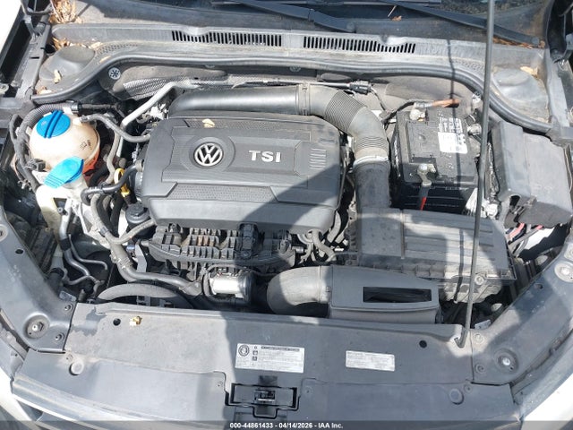 44861433 :رقم المزاد ، 3VWD07AJ7FM409729 vin ، 2015 Volkswagen Jetta 1.8t Se مزاد بيع