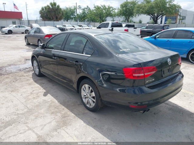 44861433 :رقم المزاد ، 3VWD07AJ7FM409729 vin ، 2015 Volkswagen Jetta 1.8t Se مزاد بيع