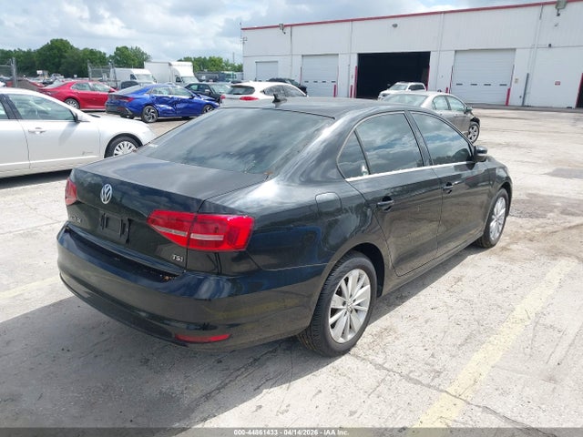 44861433 :رقم المزاد ، 3VWD07AJ7FM409729 vin ، 2015 Volkswagen Jetta 1.8t Se مزاد بيع