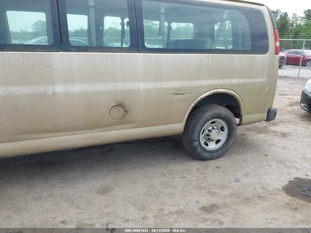44861442 :رقم المزاد ، 1GAHG39UX51212761 vin ، 2005 Chevrolet Express مزاد بيع