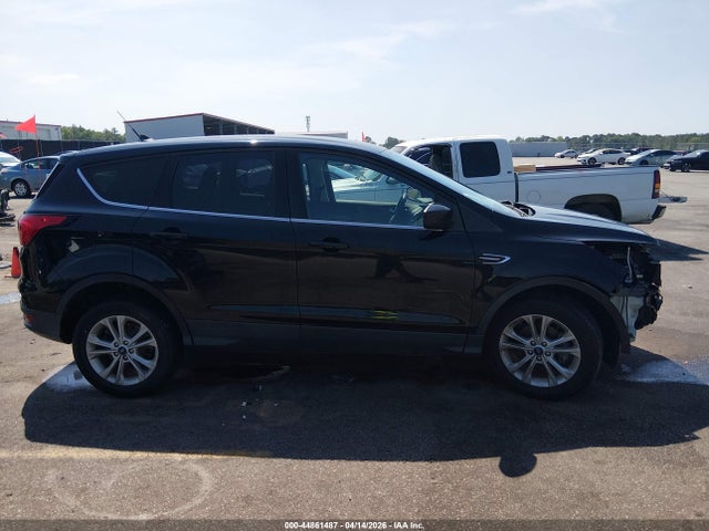 Продаж на аукціоні авто 2019 Ford Escape Se, vin: 1FMCU0GD0KUB08877, номер лоту: 44861487