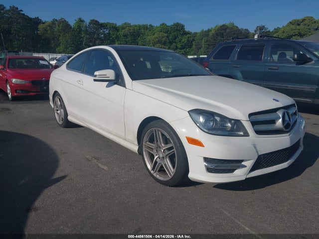 2013 MERCEDES-BENZ C 250 WDDGJ4HB3DG036096