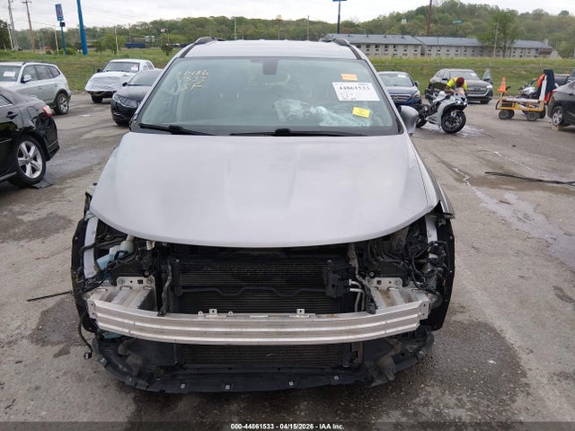 2017 Chrysler Pacifica Touring-l მანქანა იყიდება აუქციონზე, vin: 2C4RC1BG7HR759180, აუქციონის ნომერი: 44861533