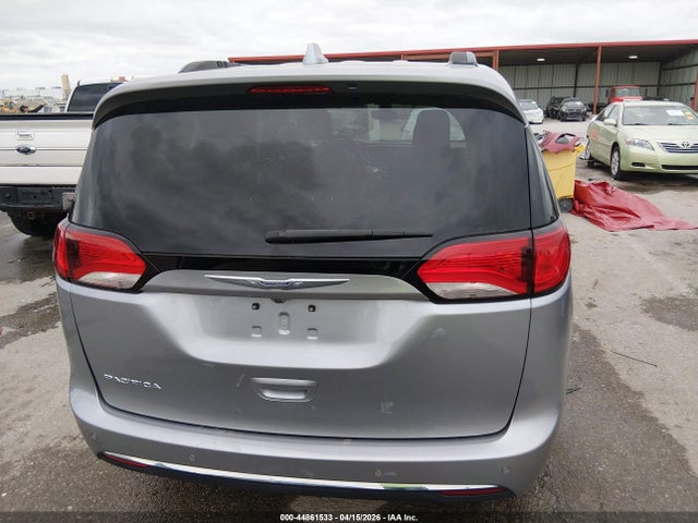 2017 Chrysler Pacifica Touring-l მანქანა იყიდება აუქციონზე, vin: 2C4RC1BG7HR759180, აუქციონის ნომერი: 44861533