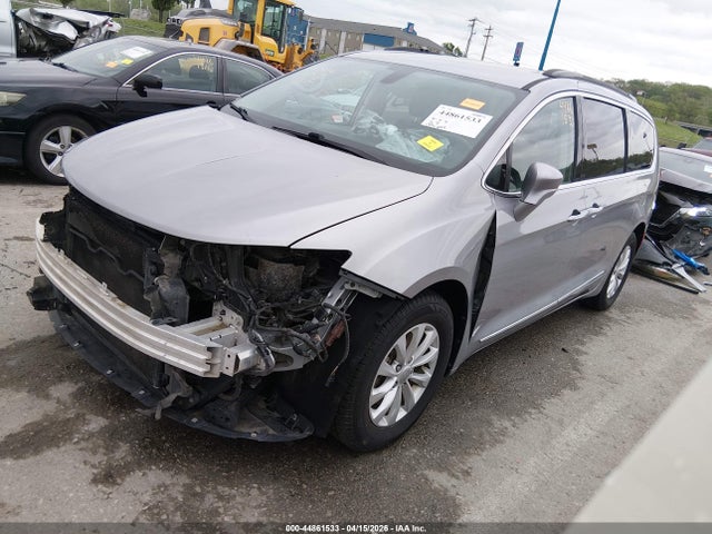 2017 Chrysler Pacifica Touring-l მანქანა იყიდება აუქციონზე, vin: 2C4RC1BG7HR759180, აუქციონის ნომერი: 44861533