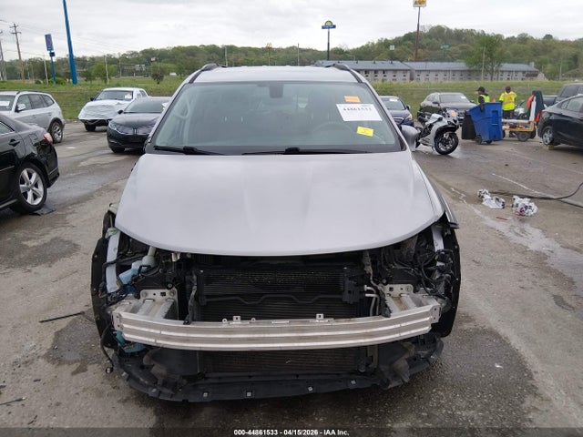 2017 Chrysler Pacifica Touring-l მანქანა იყიდება აუქციონზე, vin: 2C4RC1BG7HR759180, აუქციონის ნომერი: 44861533