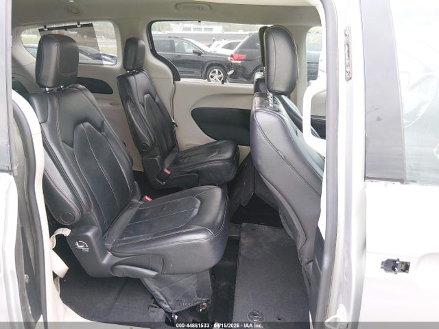 2017 Chrysler Pacifica Touring-l მანქანა იყიდება აუქციონზე, vin: 2C4RC1BG7HR759180, აუქციონის ნომერი: 44861533