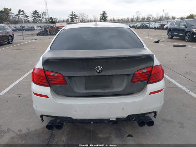 BMW 535i Xdrive 2014 WBA5B3C51ED535666 Image 16