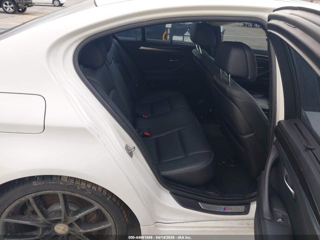 BMW 535i Xdrive 2014 WBA5B3C51ED535666 Image 8