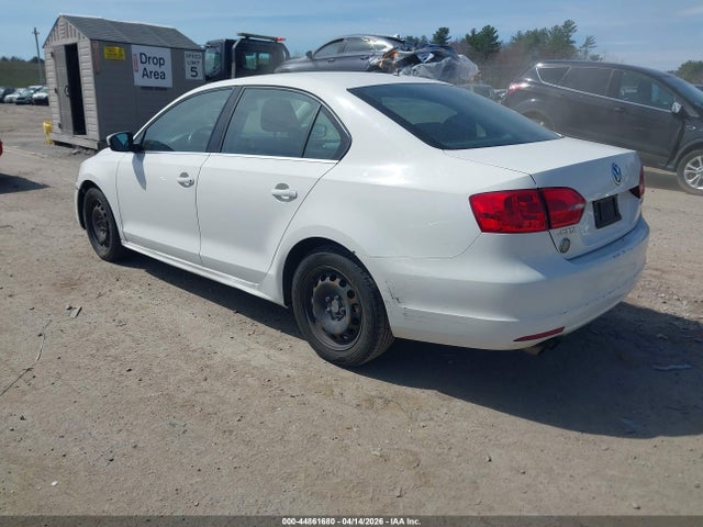 2013 VOLKSWAGEN JETTA 3VWDP7AJ2DM402650 Photo 2