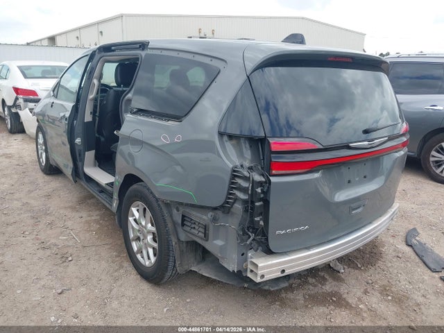 2023 CHRYSLER PACIFICA 2C4RC1BGXPR606730 Photo 2
