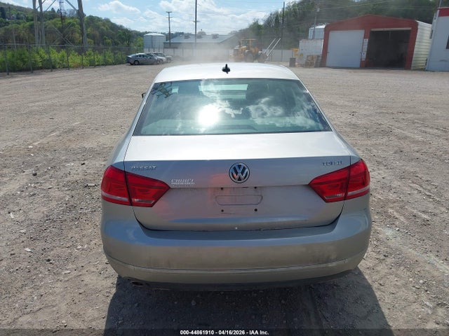 2013 Volkswagen Passat 2.0l Tdi Sel Premium მანქანა იყიდება აუქციონზე, vin: 1VWCN7A31DC106877, აუქციონის ნომერი: 44861910